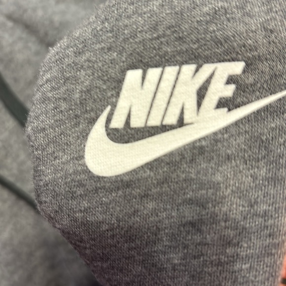 Nike grey sweat pants size medium no pockets has drawstring and elastic waist - Picture 4 of 4
